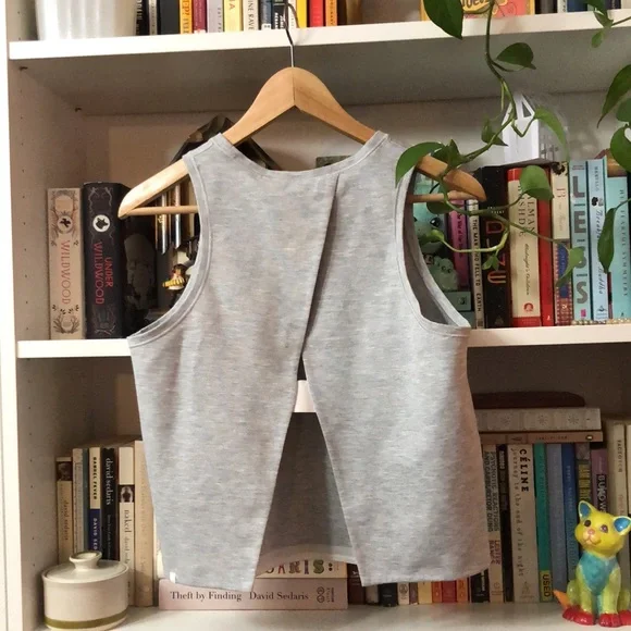 Lululemon minimal tank in heathered power Grey - Picture 9 of 9